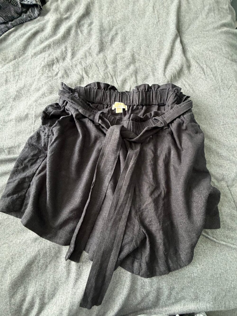Michale Kors Black Paper bag waist XL shorts